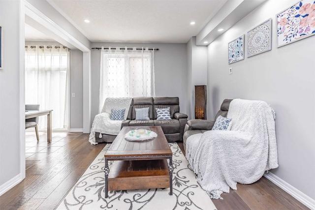 164 Duncan Lane, House attached with 3 bedrooms, 3 bathrooms and 4 parking in Milton ON | Image 5