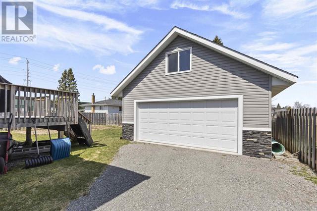 8 Sherbrook Dr, House detached with 5 bedrooms, 3 bathrooms and null parking in Sault Ste. Marie ON | Image 30