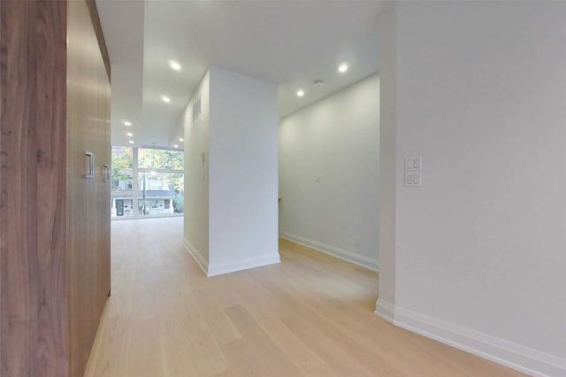 213 Chatham Ave, House semidetached with 2 bedrooms, 4 bathrooms and 2 parking in Toronto ON | Image 14