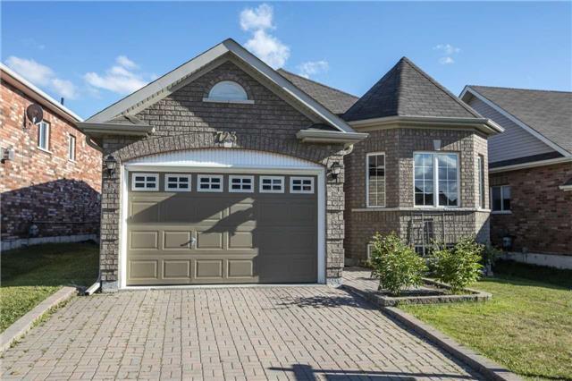 723 Coldstream Dr, House detached with 2 bedrooms, 3 bathrooms and 2 parking in Oshawa ON | Image 1