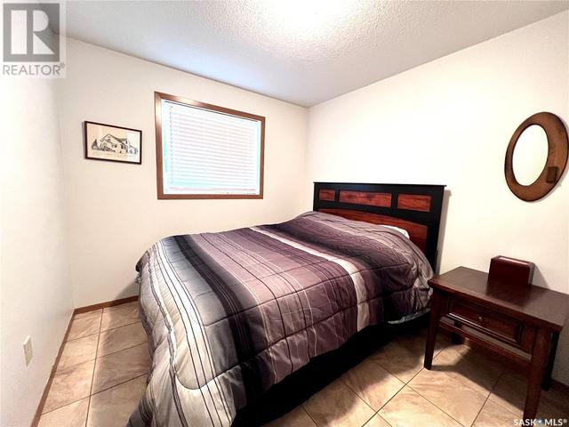 391 2nd Street W, House detached with 2 bedrooms, 2 bathrooms and null parking in Glaslyn SK | Image 15