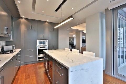 1703 - 55 Scollard St, Condo with 2 bedrooms, 3 bathrooms and 2 parking in Toronto ON | Image 9