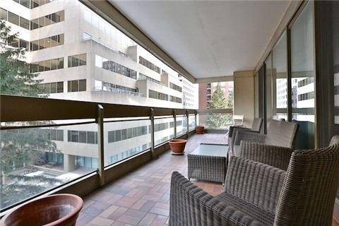 404 - 61 St Clair Ave W, Condo with 2 bedrooms, 2 bathrooms and 1 parking in Toronto ON | Image 14