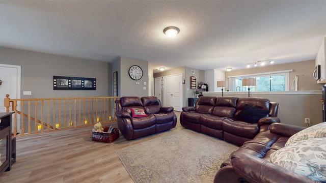 2 Peace Cres, House detached with 2 bedrooms, 3 bathrooms and 4 parking in Peterborough ON | Image 38