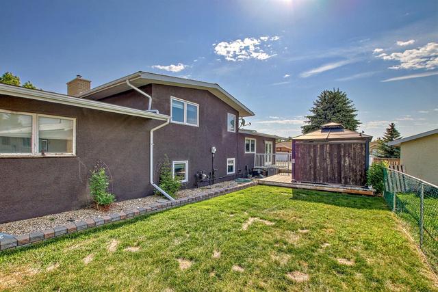 5716 51 Avenue, House detached with 3 bedrooms, 2 bathrooms and 4 parking in Ponoka AB | Image 39