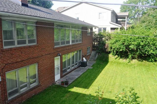 94 Glenaden Ave E, House detached with 3 bedrooms, 3 bathrooms and 4 parking in Toronto ON | Image 25