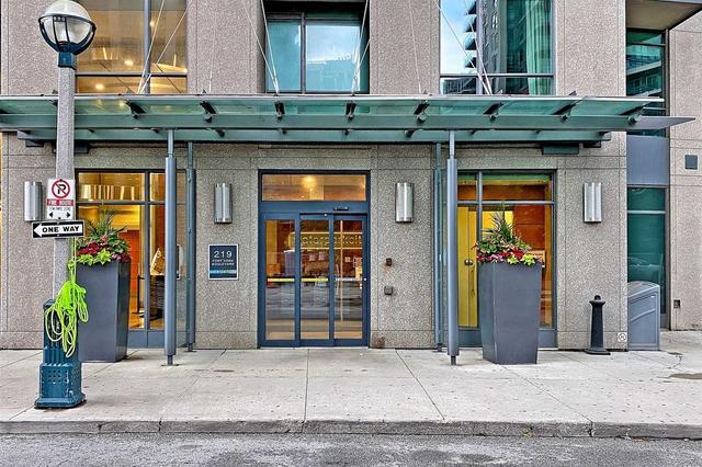 1808 - 219 Fort York Blvd, Condo with 2 bedrooms, 1 bathrooms and 1 parking in Toronto ON | Image 12