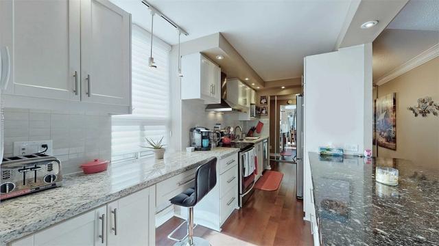 1001 - 40 Chichester Pl, Condo with 2 bedrooms, 2 bathrooms and 1 parking in Toronto ON | Image 6