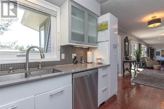 2281 Henlyn Dr, House detached with 3 bedrooms, 2 bathrooms and 3 parking in Sooke BC | Image 25
