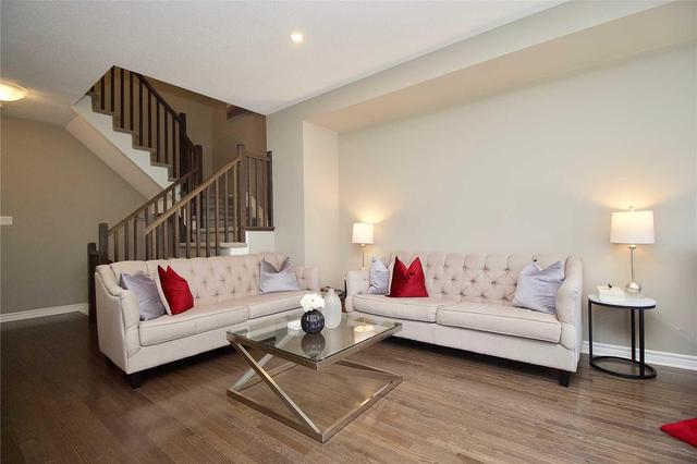 315 Chaperal Private Pt, House attached with 2 bedrooms, 2 bathrooms and 1 parking in Ottawa ON | Image 3