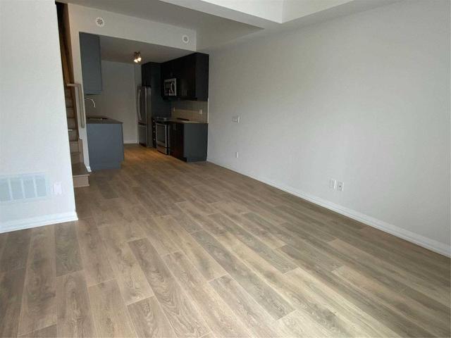 th02 - 7895 Jane St, Townhouse with 3 bedrooms, 2 bathrooms and 1 parking in Vaughan ON | Image 5