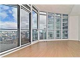 3902 - 21 Iceboat Terr, Condo with 1 bedrooms, 1 bathrooms and 1 parking in Toronto ON | Image 3