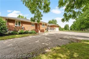 542 Paris Road, House detached with 4 bedrooms, 2 bathrooms and 17 parking in Brant ON | Image 5