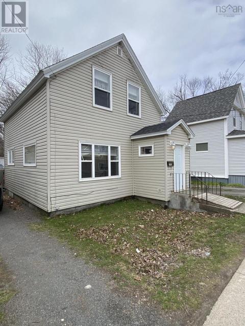 121 College Street, House detached with 5 bedrooms, 1 bathrooms and null parking in Antigonish NS | Card Image