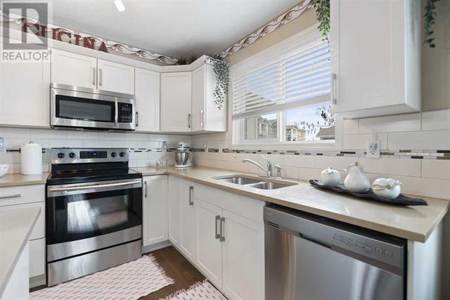 201, - 304 Cranberry Park Se, Condo with 2 bedrooms, 2 bathrooms and 1 parking in Calgary AB | Image 12