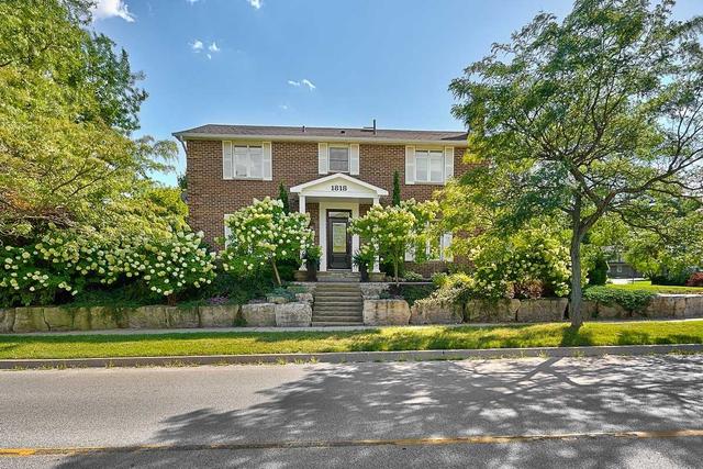 1818 Kerns Rd, House detached with 4 bedrooms, 4 bathrooms and 8 parking in Burlington ON | Card Image