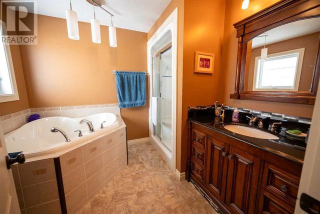65016 Twp Rd442, House detached with 5 bedrooms, 3 bathrooms and 8 parking in Wainwright No. 61 AB | Image 26