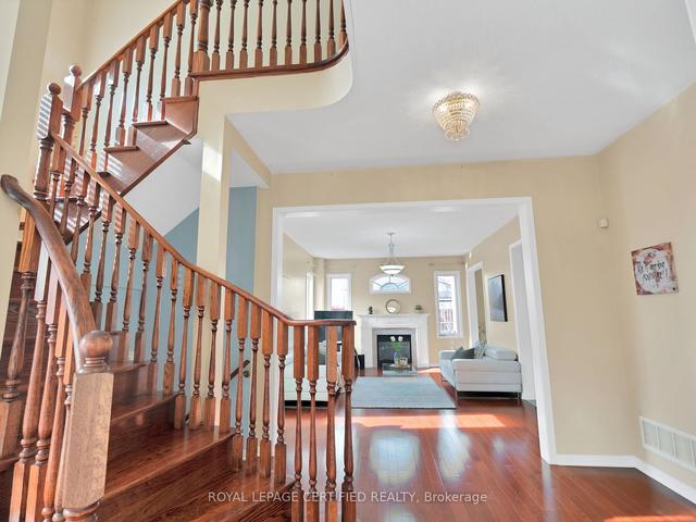 16 Frankford St, House detached with 4 bedrooms, 5 bathrooms and 6 parking in Brampton ON | Image 2