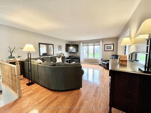 537 Old Madoc Rd, House detached with 3 bedrooms, 4 bathrooms and 8 parking in Belleville ON | Image 37