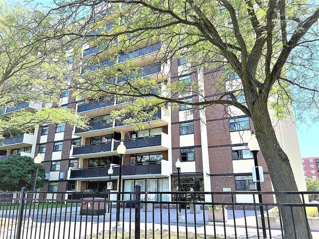 412 - 5 Frith Rd, Condo with 1 bedrooms, 1 bathrooms and 1 parking in Toronto ON | Image 1
