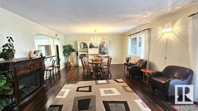 411 - 14810 51 Av Nw, Condo with 2 bedrooms, 2 bathrooms and 2 parking in Edmonton AB | Image 10