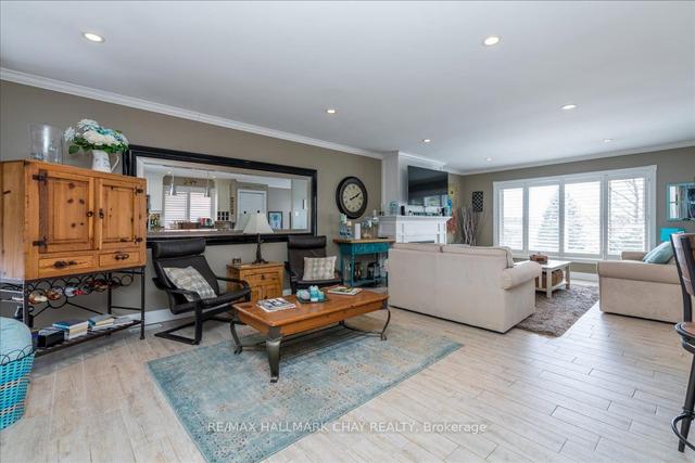 3 Hollis Cres, House detached with 3 bedrooms, 2 bathrooms and 6 parking in East Gwillimbury ON | Image 19