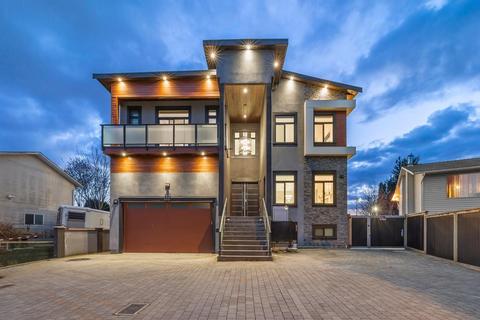 3315 Chehalis Drive, House detached with 8 bedrooms, 7 bathrooms and 7 parking in Abbotsford BC | Card Image
