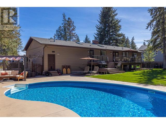 1618 Blackwood Drive, House detached with 4 bedrooms, 3 bathrooms and 8 parking in West Kelowna BC | Image 1