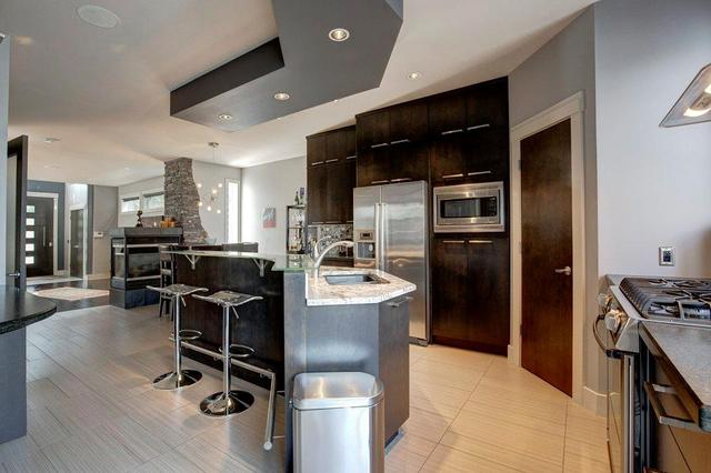 2430 31 Avenue Sw, Home with 3 bedrooms, 2 bathrooms and 2 parking in Calgary AB | Image 24