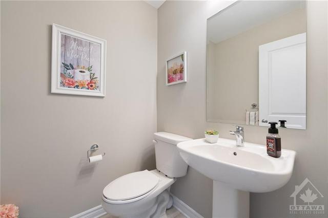 683 Decoeur Drive, Townhouse with 3 bedrooms, 3 bathrooms and 3 parking in Ottawa ON | Image 5