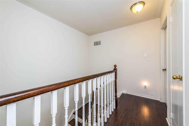 68 Wickstead Crt, Townhouse with 2 bedrooms, 4 bathrooms and 2 parking in Brampton ON | Image 10