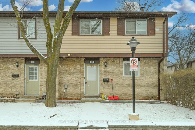 17 - 45 Hansen Rd N, Townhouse with 4 bedrooms, 2 bathrooms and 2 parking in Brampton ON | Image 1
