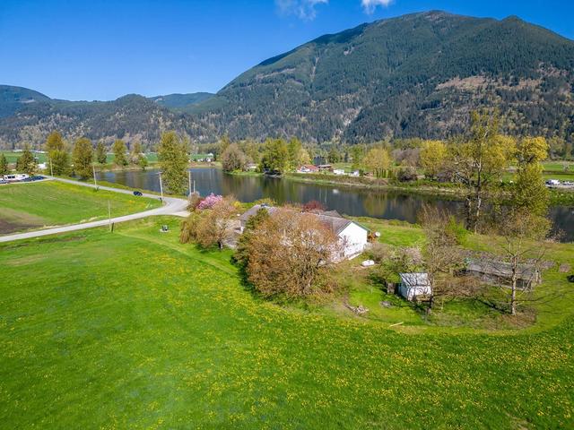 9356 Ross Road, House detached with 3 bedrooms, 3 bathrooms and 10 parking in Fraser Valley G BC | Image 5