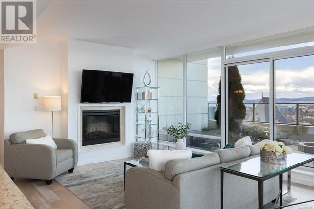 1702 - 707 Courtney St, Condo with 2 bedrooms, 2 bathrooms and 2 parking in Victoria BC | Image 6