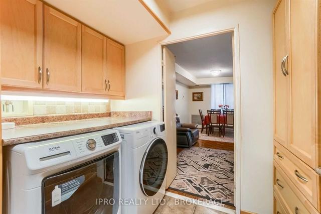 62 - 1250 Mississauga Valley Blvd, Townhouse with 4 bedrooms, 2 bathrooms and 2 parking in Mississauga ON | Image 3