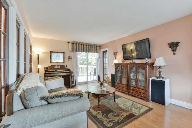 15 Cambridge Ave, House detached with 3 bedrooms, 2 bathrooms and 3 parking in Orangeville ON | Image 4
