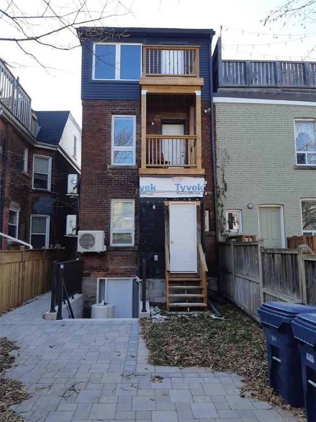 1003 Bathurst St, House semidetached with 6 bedrooms, 4 bathrooms and null parking in Toronto ON | Image 19
