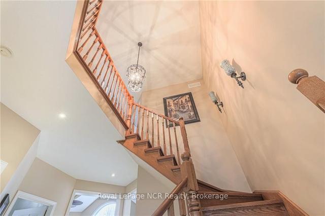 178 Doon Mills Dr, House detached with 4 bedrooms, 3 bathrooms and 4 parking in Kitchener ON | Image 6