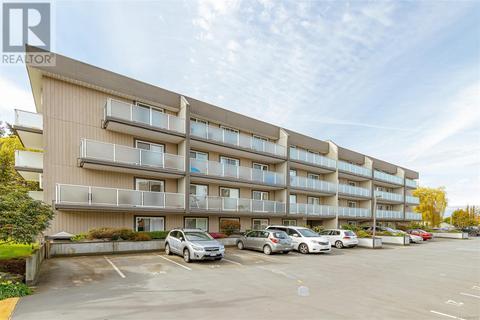 401 - 3240 Glasgow Ave, Condo with 1 bedrooms, 1 bathrooms and 1 parking in Saanich BC | Card Image