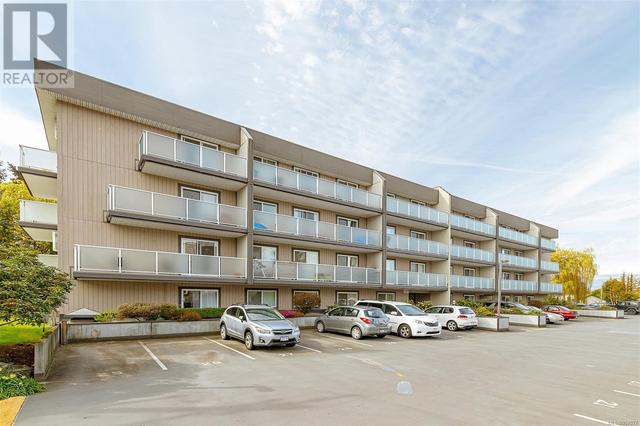 401 - 3240 Glasgow Ave, Condo with 1 bedrooms, 1 bathrooms and 1 parking in Saanich BC | Image 1