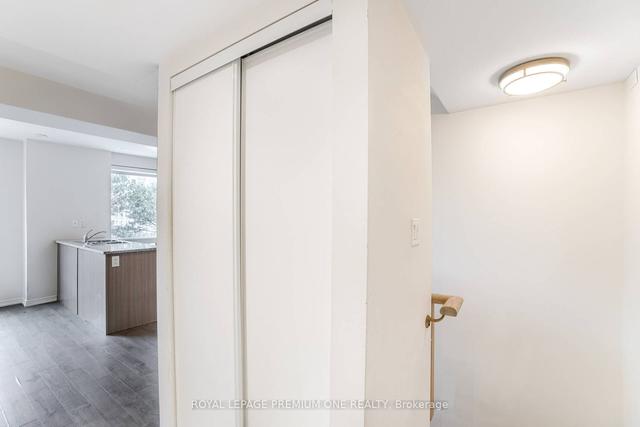 211 - 3 Applewood Lane, Townhouse with 2 bedrooms, 2 bathrooms and 1 parking in Toronto ON | Image 32