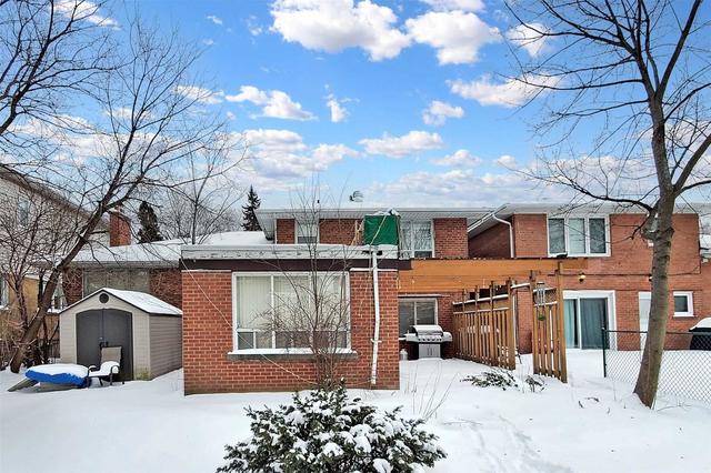 16 Stormont Ave, House detached with 4 bedrooms, 4 bathrooms and 4 parking in Toronto ON | Image 33
