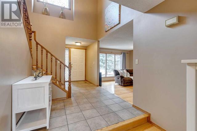 16527 Sunhaven Road Se, House detached with 4 bedrooms, 2 bathrooms and 4 parking in Calgary AB | Image 16