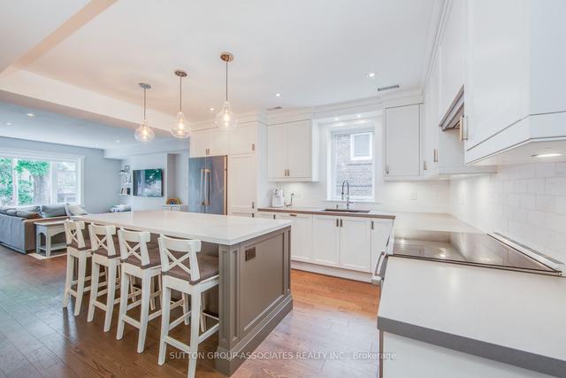 upper - 229 Howland Ave, House semidetached with 3 bedrooms, 2 bathrooms and 1 parking in Toronto ON | Image 11