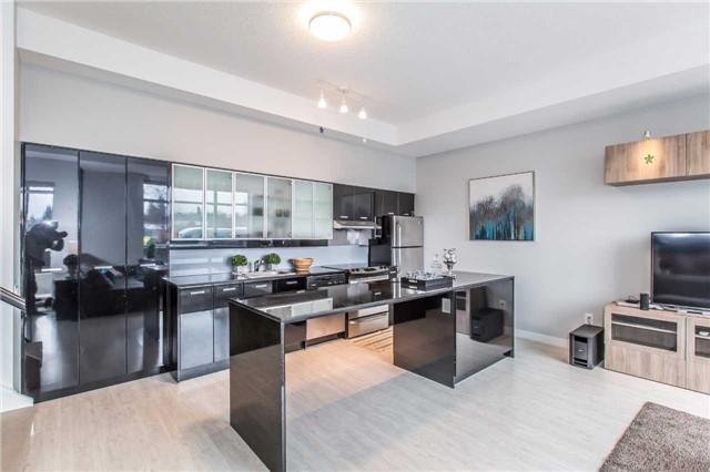 Th01 - 25 Singer Crt, Townhouse with 3 bedrooms, 3 bathrooms and 1 parking in Toronto ON | Image 3