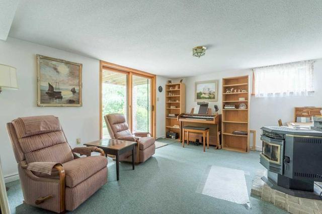 17 Hillview Dr, House detached with 2 bedrooms, 3 bathrooms and 8 parking in Kawartha Lakes ON | Image 18