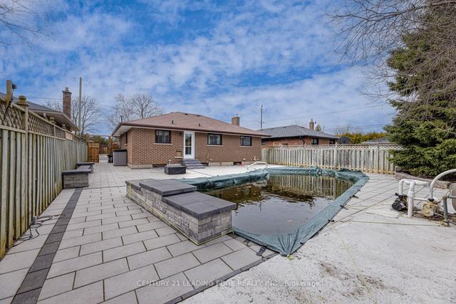 265 Surrey Dr, House detached with 2 bedrooms, 2 bathrooms and 2 parking in Oshawa ON | Image 33