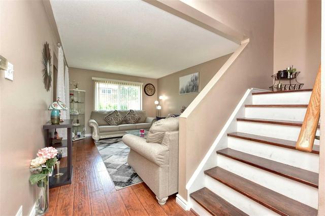 32 Balmoral Dr, Townhouse with 3 bedrooms, 2 bathrooms and 1 parking in Brampton ON | Image 13