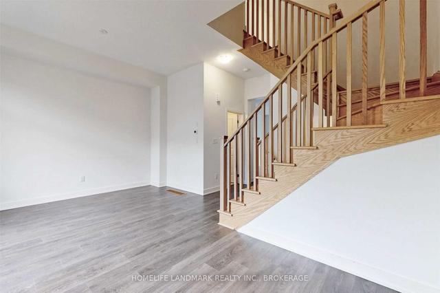 26 Benoit St, House attached with 3 bedrooms, 4 bathrooms and 3 parking in Vaughan ON | Image 3