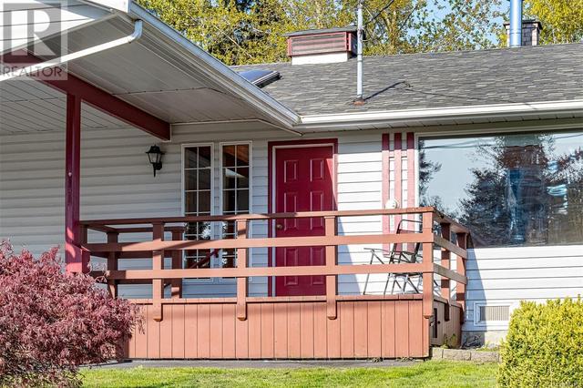 9882 Echo Hts, House detached with 2 bedrooms, 2 bathrooms and 2 parking in North Cowichan BC | Image 3